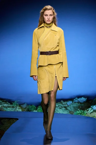Look 44